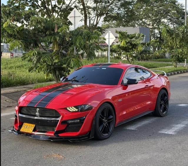 FORD Mustang GT 5.0
